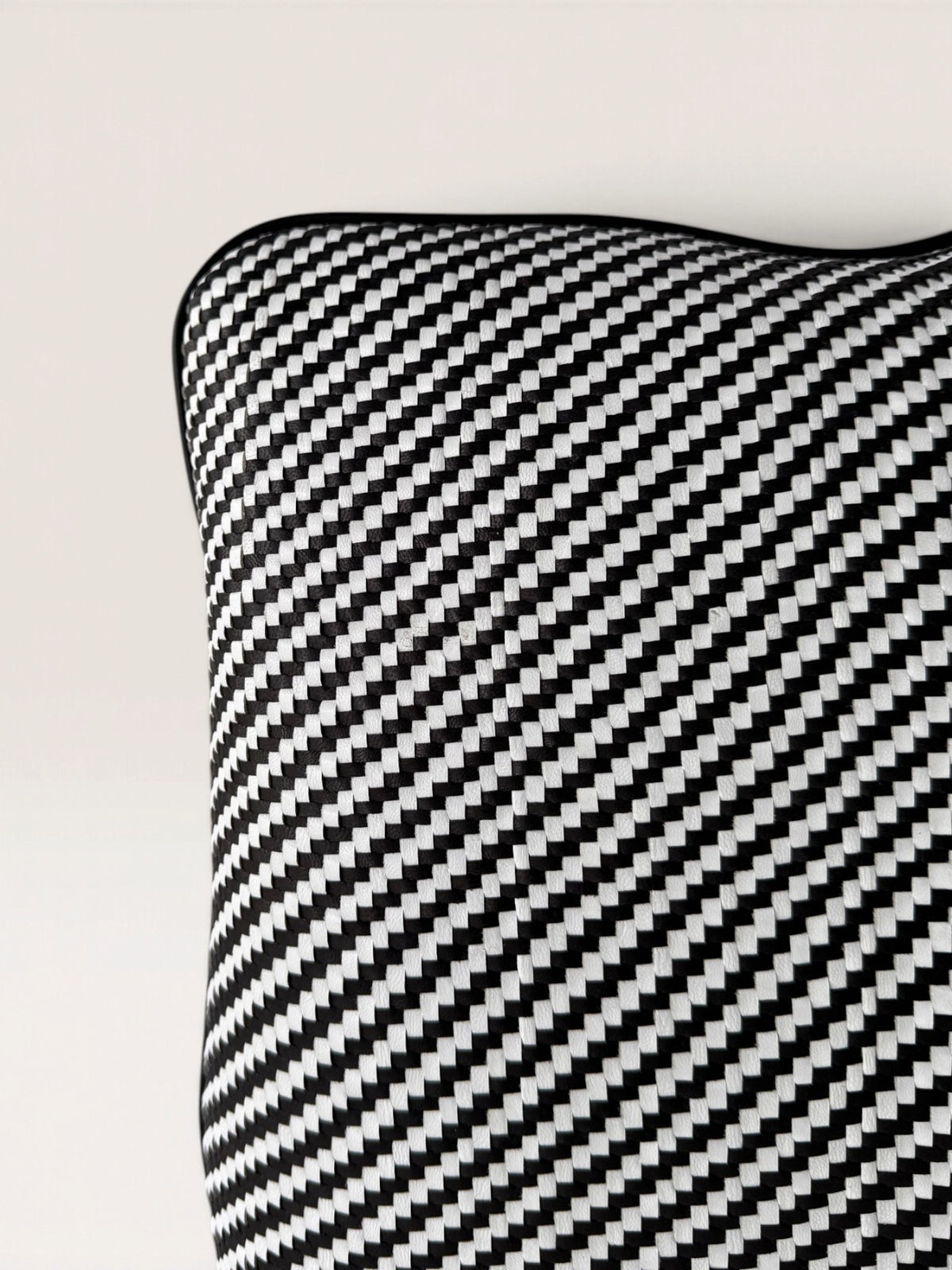 TWILL | BLACK WHITE