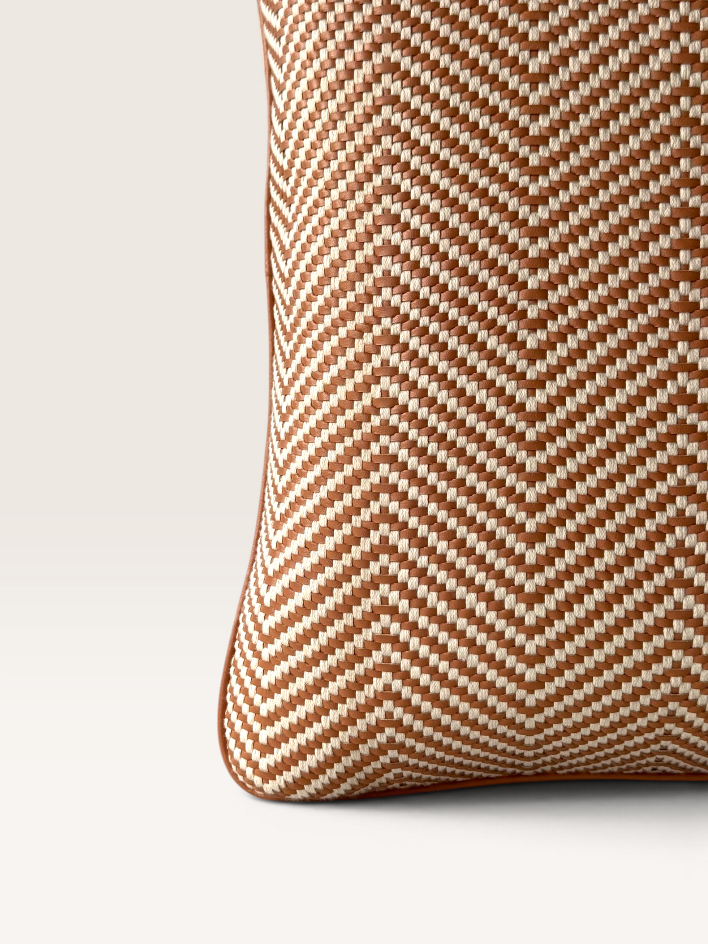 Chevron I Suntan Ecru